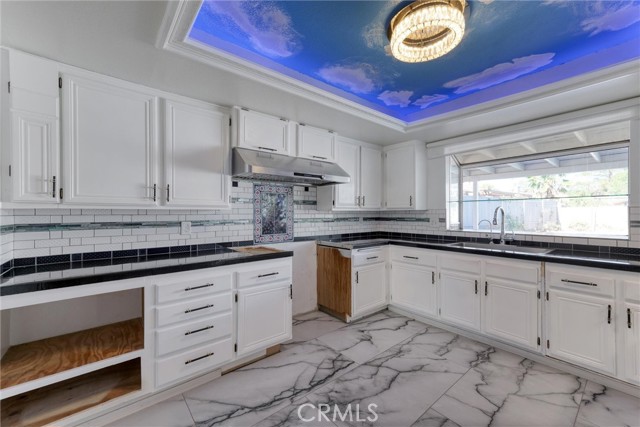 Detail Gallery Image 8 of 64 For 37519 Brighton Ct, Palmdale,  CA 93550 - 4 Beds | 3 Baths