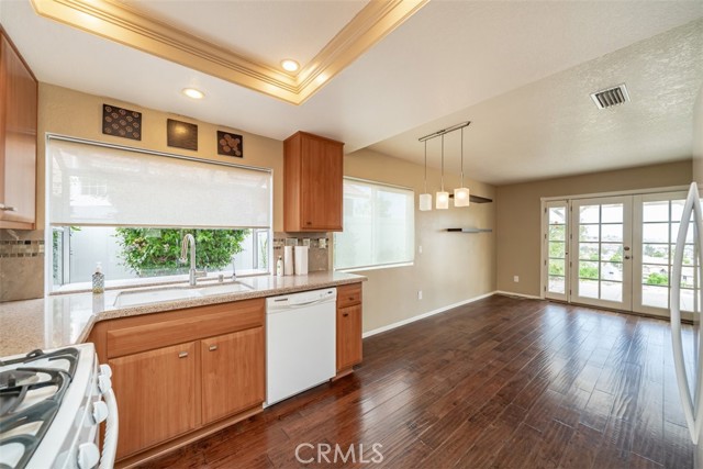 garden window at kitchen