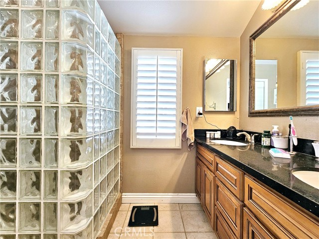 Detail Gallery Image 10 of 18 For 53 Middlebury Ln, Irvine,  CA 92620 - 3 Beds | 2/1 Baths
