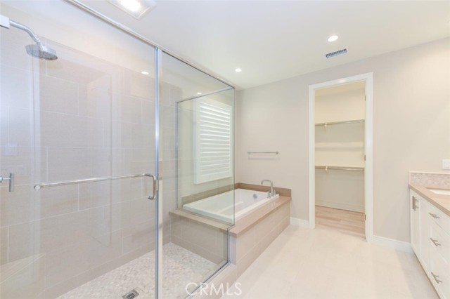 22585a83 Fe94 4d4e B782 B0dae6fa63d4