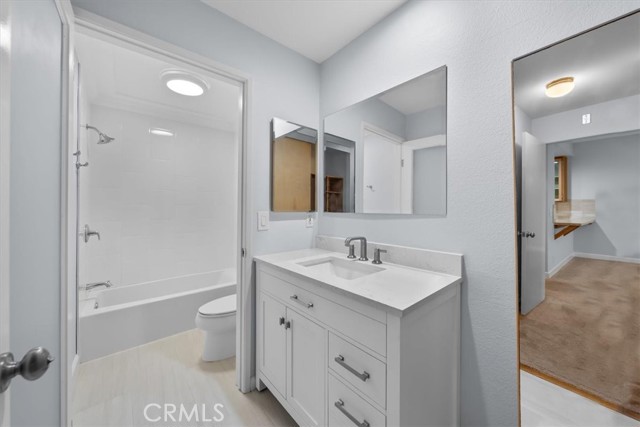 8505 Gulana Avenue, Playa del Rey CA: https://media.crmls.org/medias/225892e4-a20a-46ef-8b0c-ffe6f5ed9302.jpg