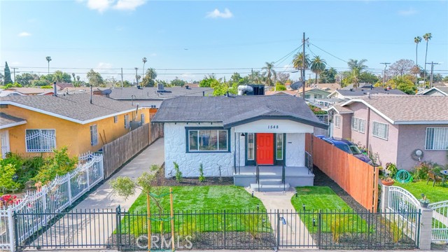 Detail Gallery Image 1 of 40 For 1548 W 66th St, Los Angeles,  CA 90047 - 2 Beds | 2 Baths