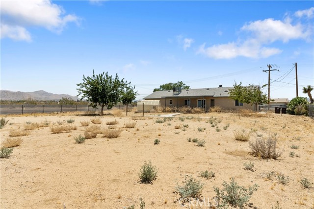 Detail Gallery Image 14 of 38 For 7147 Lennox Ave, Yucca Valley,  CA 92284 - 3 Beds | 2 Baths