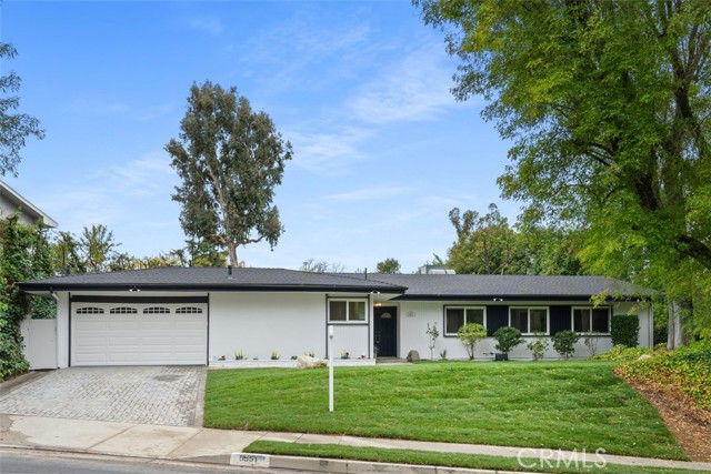 Detail Gallery Image 1 of 27 For 5551 Valerie Ave, Woodland Hills,  CA 91367 - 4 Beds | 2 Baths