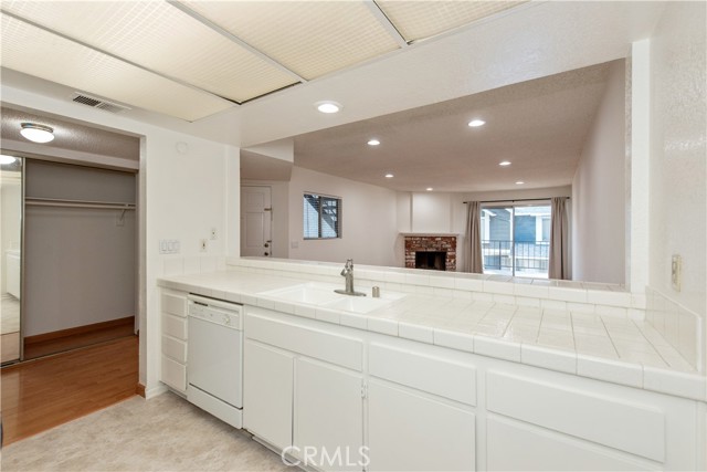 Detail Gallery Image 7 of 20 For 1704 Bridgeport, West Covina,  CA 91791 - 2 Beds | 2 Baths