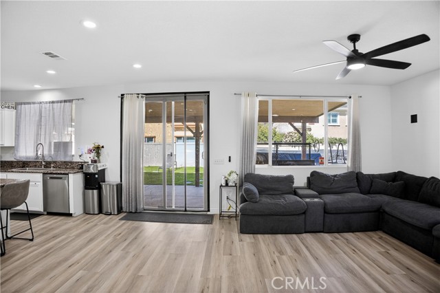 Detail Gallery Image 7 of 55 For 2301 Foxtail Dr, Palmdale,  CA 93551 - 5 Beds | 3 Baths