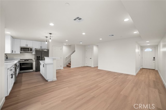 Detail Gallery Image 5 of 26 For 900 W Hert St, Colton,  CA 92324 - 4 Beds | 2/1 Baths