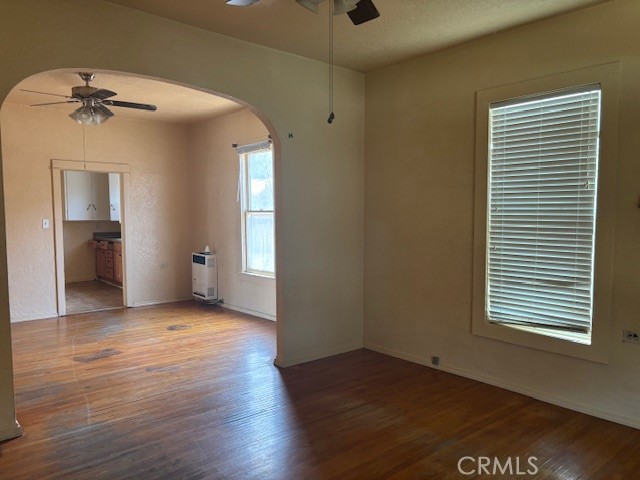 115 N Victoria Avenue, Corona CA: https://media.crmls.org/medias/225d0426-a589-43c0-b99b-e3b280a05f18.jpg