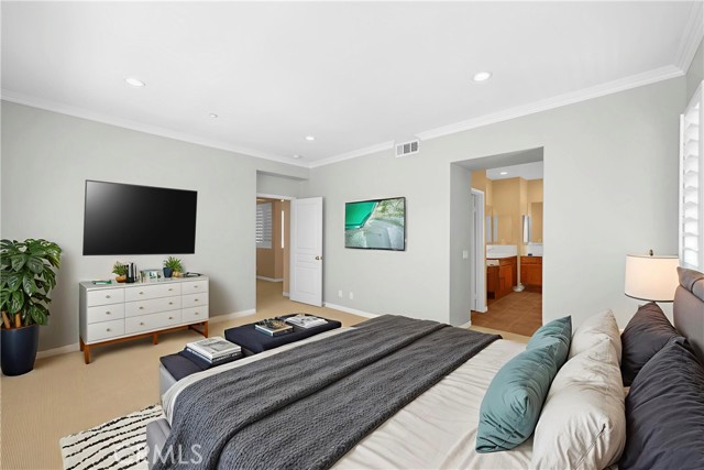 Detail Gallery Image 13 of 31 For 16826 Pembrook Ln, Huntington Beach,  CA 92649 - 4 Beds | 3 Baths