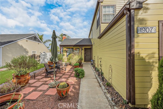 Detail Gallery Image 5 of 33 For 1907 Pepper Tree, Colton,  CA 92324 - 3 Beds | 2/1 Baths