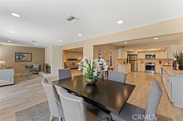 Detail Gallery Image 12 of 57 For 21 Queens Wreath, Irvine,  CA 92612 - 4 Beds | 2/1 Baths