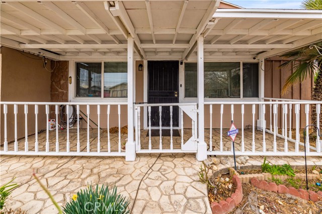 Detail Gallery Image 2 of 16 For 44213 Fenhold, Lancaster,  CA 93535 - 3 Beds | 2 Baths