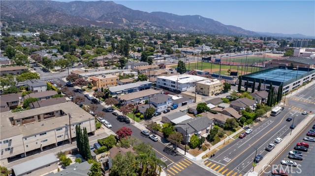 310 Cornell Drive, Burbank CA: https://media.crmls.org/medias/226056c6-9a81-480d-8471-0c112ac624b0.jpg