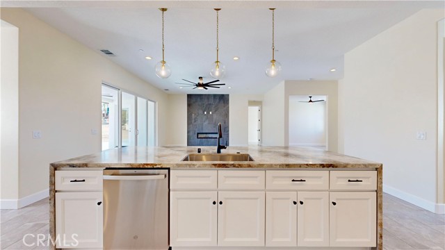 Detail Gallery Image 24 of 68 For 14285 Riverside Dr, Apple Valley,  CA 92307 - 4 Beds | 2/1 Baths