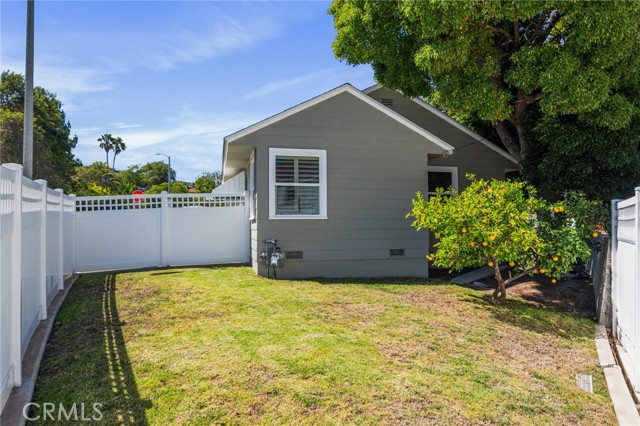 1414 W 13th Street, San Pedro CA: https://media.crmls.org/medias/2260a225-56c5-484c-ba61-a3e1ad6cc6e5.jpg