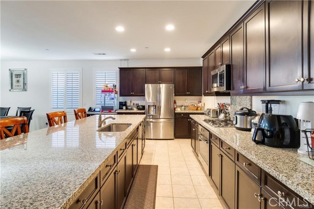 Detail Gallery Image 6 of 28 For 29762 Padilla Ct, Highland,  CA 92346 - 4 Beds | 2/1 Baths