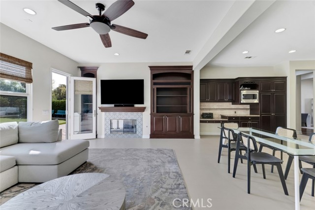 Detail Gallery Image 22 of 50 For 12826 via Donatello, Porter Ranch,  CA 91326 - 4 Beds | 4/1 Baths