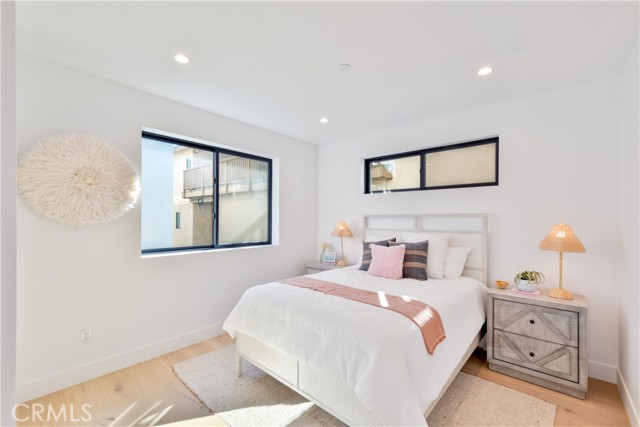 Detail Gallery Image 25 of 54 For 707 2nd St, Hermosa Beach,  CA 90254 - 4 Beds | 4/1 Baths