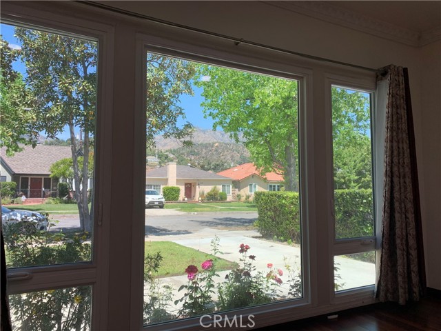 220 Laurel Avenue, Arcadia CA: https://media.crmls.org/medias/2262d2ac-0dcd-49cf-aa8e-edb468ed4469.jpg