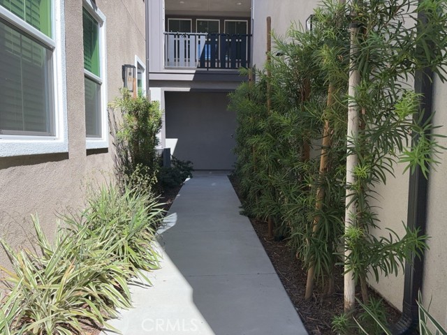 15992 Jaime Lane, Fontana CA: https://media.crmls.org/medias/22637488-084e-4127-8ae7-79e9f1c197ca.jpg