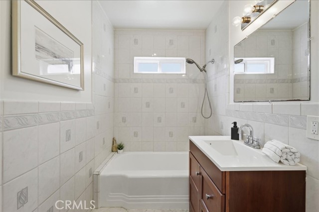 Detail Gallery Image 39 of 53 For 11916 Oxford Ave, Hawthorne,  CA 90250 - 3 Beds | 2 Baths