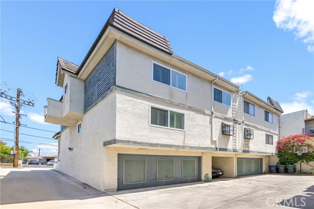 326 E Hellman Avenue, Monterey Park CA: https://media.crmls.org/medias/22642472-2ed0-46e6-90c9-c85eb67bab54.jpg