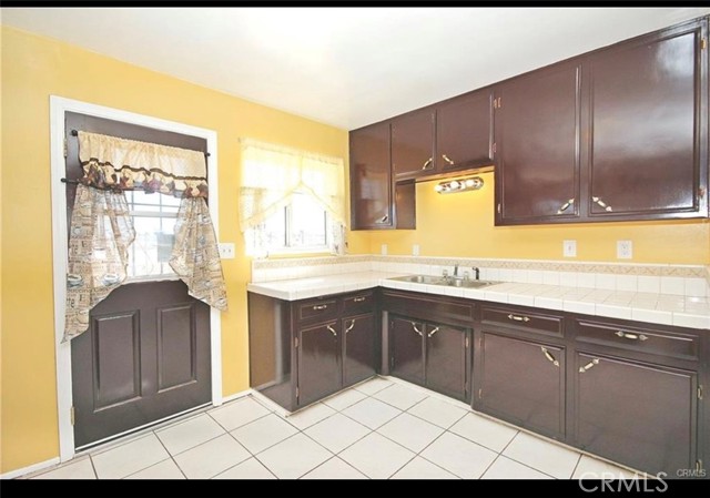 Detail Gallery Image 2 of 7 For 18247 Delicious St, Adelanto,  CA 92301 - 2 Beds | 1/1 Baths