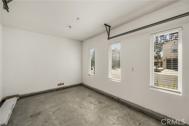 Image 30 of 52 For 2981 Humeston