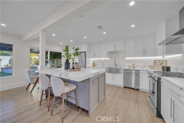 Detail Gallery Image 5 of 34 For 19055 Woodland Way, Lake Forest,  CA 92679 - 3 Beds | 2/1 Baths