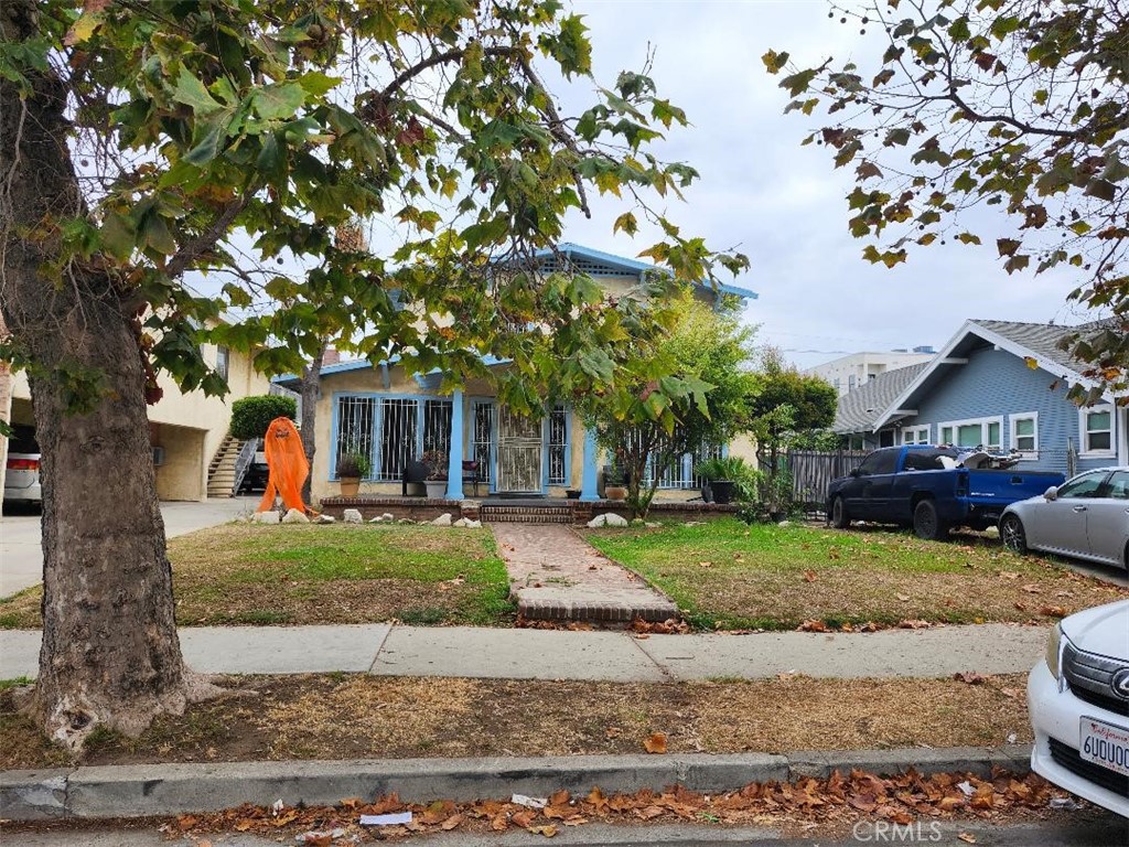 4527 St Charles Place