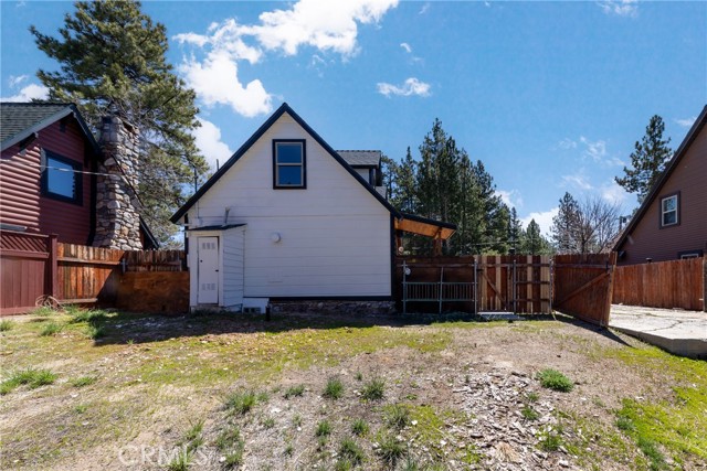 40085 Forest Road, Big Bear Lake CA: https://media.crmls.org/medias/2268a9f4-12ee-45a3-8408-c94d0bc3192a.jpg