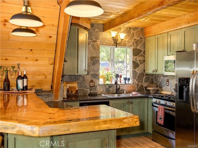 Detail Gallery Image 18 of 37 For 509 Villa Grove Ave, Big Bear City,  CA 92314 - 4 Beds | 2 Baths