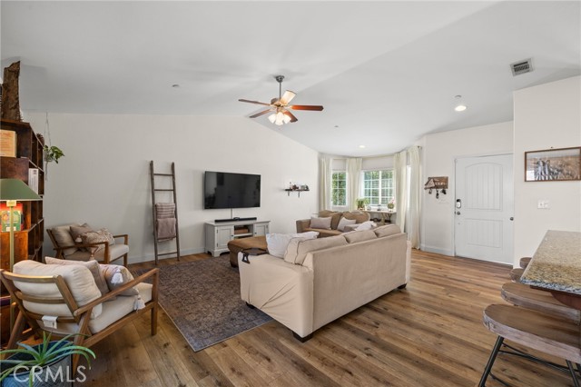 Detail Gallery Image 9 of 50 For 13210 Sunlight Star, Bakersfield,  CA 93314 - 4 Beds | 3 Baths