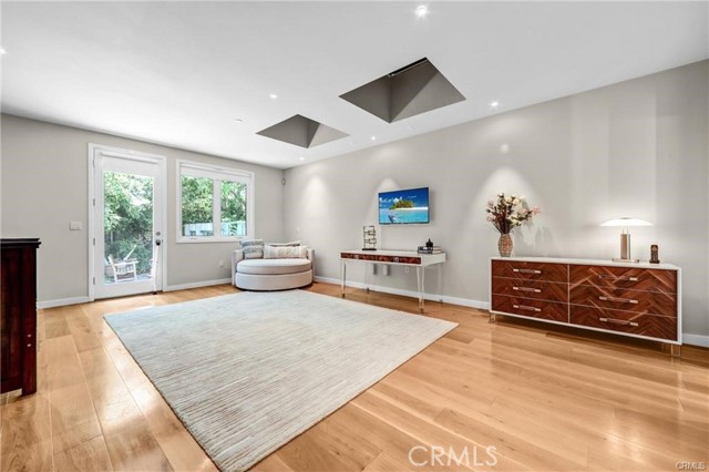 Detail Gallery Image 32 of 43 For 935 Hillcrest, Pasadena,  CA 91106 - 6 Beds | 7/1 Baths