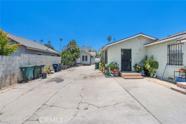 1220 91st Street, Los Angeles CA: https://media.crmls.org/medias/226a57d2-69ec-4aa4-acd9-ac4b787087d3.jpg
