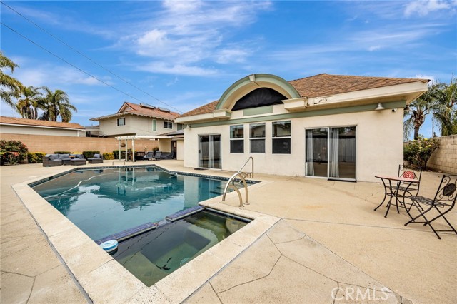 1363 N San Antonio Ave, Upland CA: https://media.crmls.org/medias/226a828d-6069-49de-bb7f-c47e2ad23135.jpg