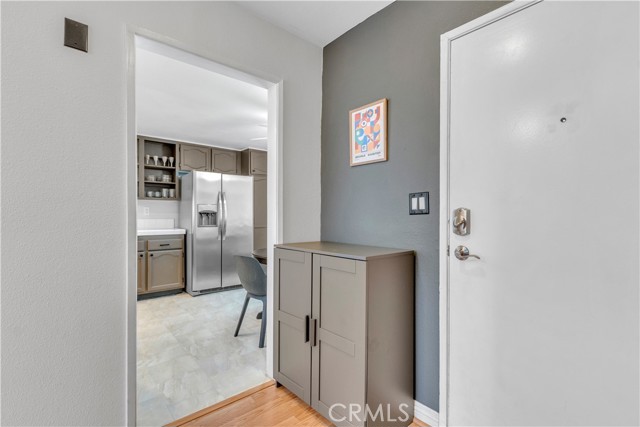 Detail Gallery Image 13 of 50 For 21040 Parthenia #25,  Canoga Park,  CA 91304 - 2 Beds | 2/1 Baths