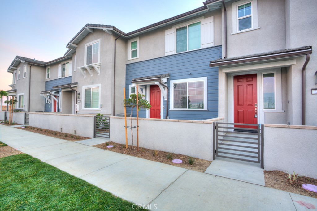 4096 E Lily Paseo #105