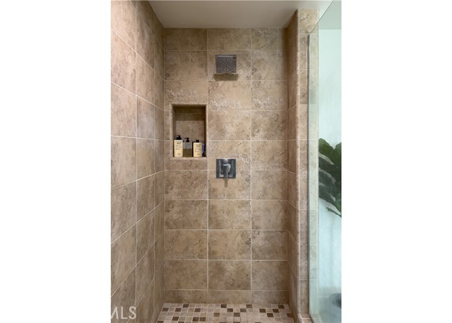 53 Gramercy, Irvine CA: https://media.crmls.org/medias/226ba513-7b31-429c-8749-4b1df820ad5c.jpg