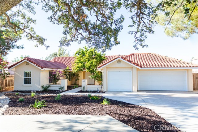 Detail Gallery Image 1 of 1 For 215 Meadowlark Rd, Paso Robles,  CA 93446 - 4 Beds | 2 Baths