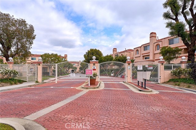 3101 Plaza Del Amo, Torrance CA: https://media.crmls.org/medias/226ced1c-81f7-411b-b592-cb1bcf90db3c.jpg
