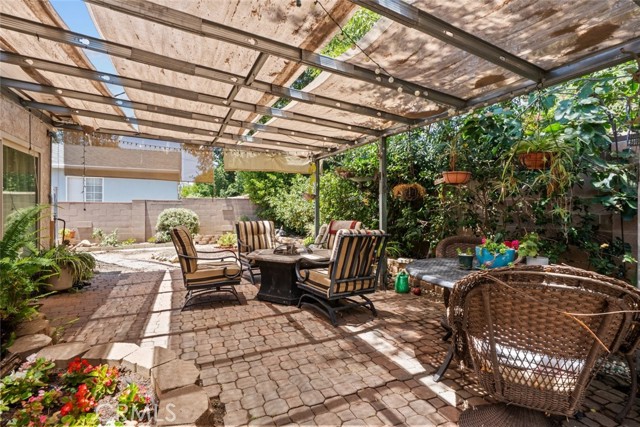21041 Lanark Street, Canoga Park CA: https://media.crmls.org/medias/226cf282-4d64-4e1b-9a13-a59a79df75e6.jpg