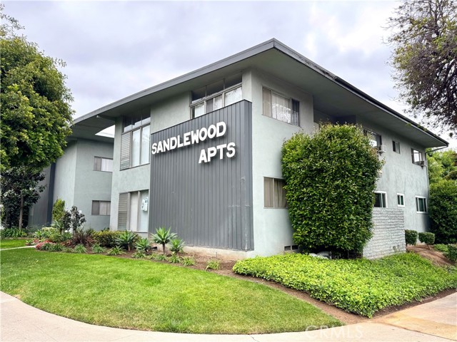 136 W Union Avenue, Fullerton CA: https://media.crmls.org/medias/226d15f7-0cf9-48a2-861f-0ca269a03ba0.jpg