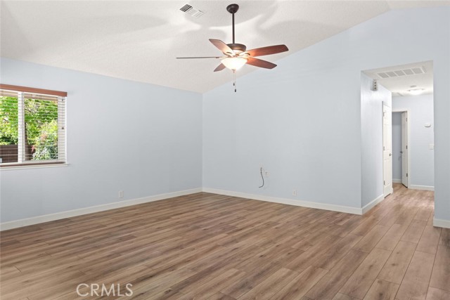 Detail Gallery Image 6 of 31 For 73 Skymountain Cir, Chico,  CA 95928 - 3 Beds | 2 Baths