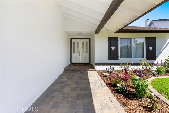 Detail Gallery Image 3 of 44 For 6811 Jardines Dr, Huntington Beach,  CA 92647 - 3 Beds | 2 Baths