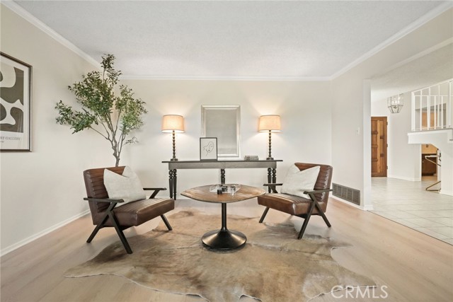 Detail Gallery Image 9 of 64 For 5932 Ellenview Ave, Woodland Hills,  CA 91367 - 5 Beds | 4 Baths