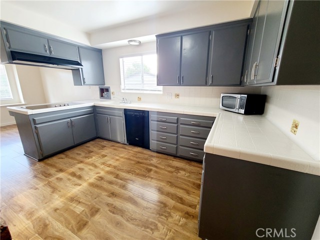 1463 Strawberry Hill Road, Thousand Oaks CA: https://media.crmls.org/medias/2270158b-2a93-439b-a094-ab6ebd5f073b.jpg