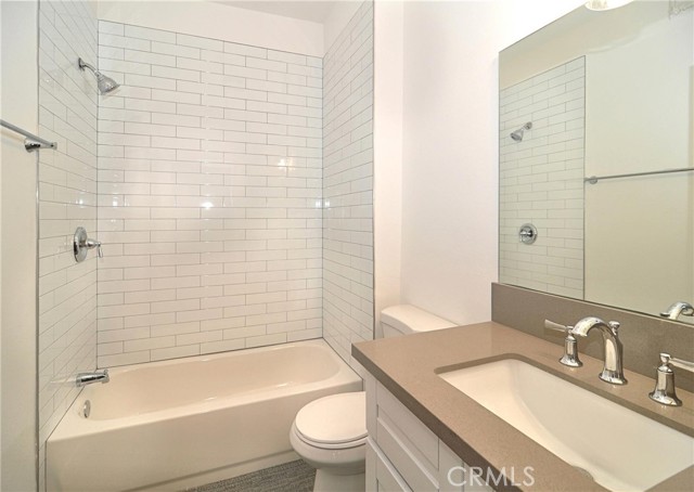 Detail Gallery Image 10 of 13 For 14914 Hamlin St #105,  Van Nuys,  CA 91411 - 2 Beds | 2 Baths