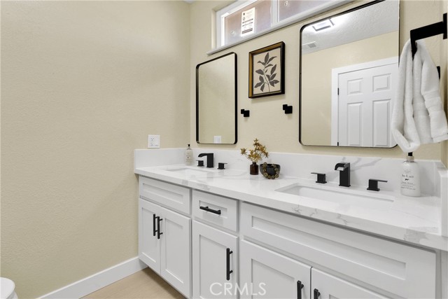 15130 Flathead Road, Apple Valley CA: https://media.crmls.org/medias/22712516-dfc8-4408-b303-5baa7f5fa21f.jpg