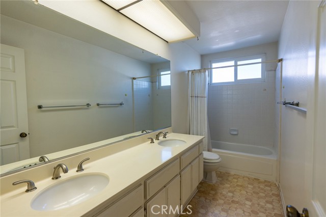 Detail Gallery Image 30 of 51 For 330 Amberwood Dr, Walnut,  CA 91789 - 5 Beds | 3 Baths